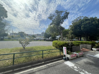 【周辺】 | 稲毛ビューハイツ3棟 | マンション敷地の隣には公園があり、お子様も安心して遊ぶことができます♪