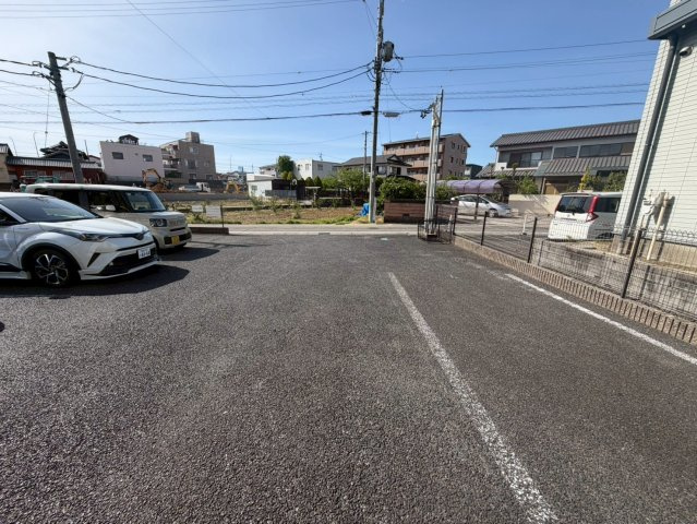 カーロ小坂の駐車場