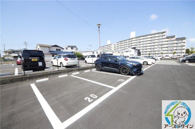 オルテンシアの駐車場