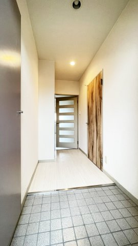 その木ハイツの玄関