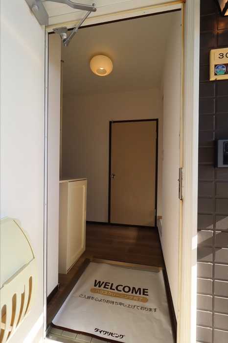 サンライフ下伊福の玄関