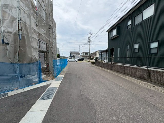 新築戸建　岐阜市世保北　全２区画分譲の前面道路含む現地写真|「現地（2026年7月13日）撮影」　
■前面道路　
■ヤマダ不動産　株式会社リライフ