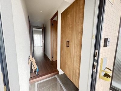 ライオンズシティ春日部の玄関