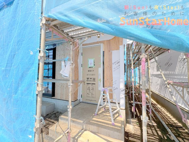 【サンスターホーム】瑞穂町南平2丁目　省エネ住宅E号棟の玄関