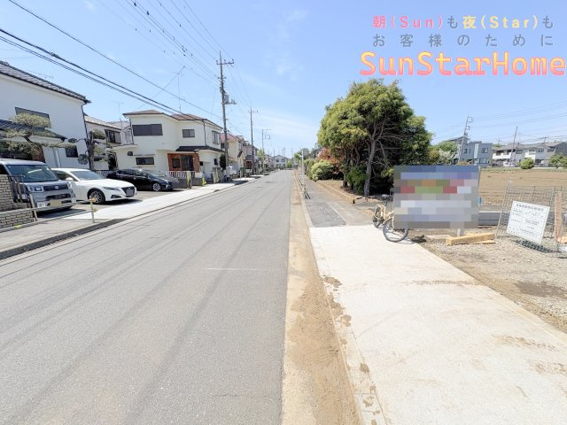 【サンスターホーム】瑞穂町南平2丁目　省エネ住宅E号棟の前面道路含む現地写真