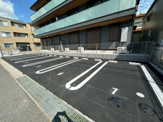 【駐車場】