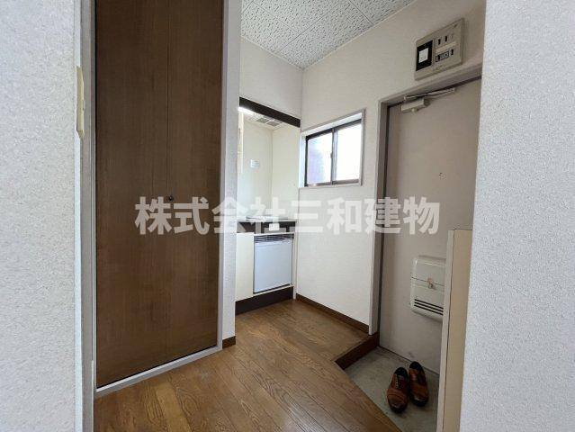 メゾンド白ゆりの玄関