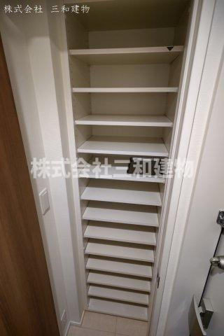 パークアクシス赤塚の玄関