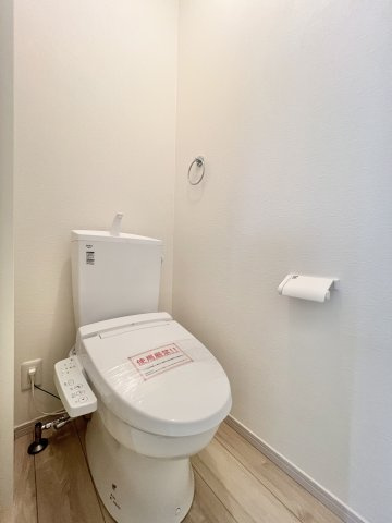 磐田市 川袋 1期のトイレ|スッキリとしたトイレはお掃除がしやすいですね。
