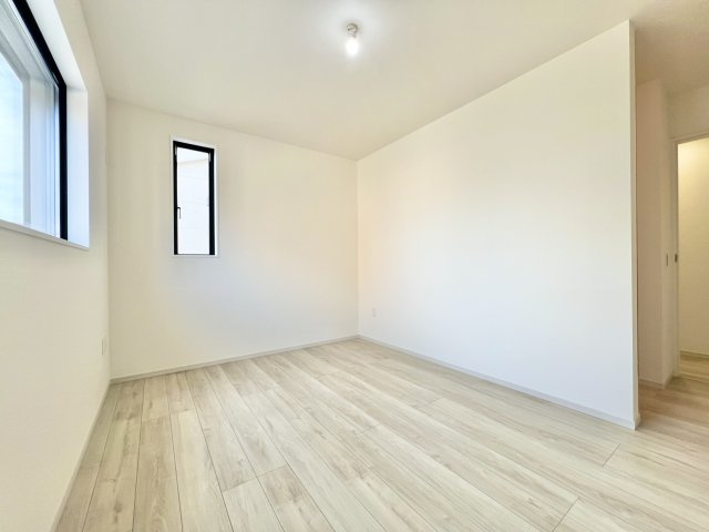 磐田市 川袋 1期の洋室|約6.5帖の洋室で明るい陽射しが入り子供部屋としてお使いいただけます。