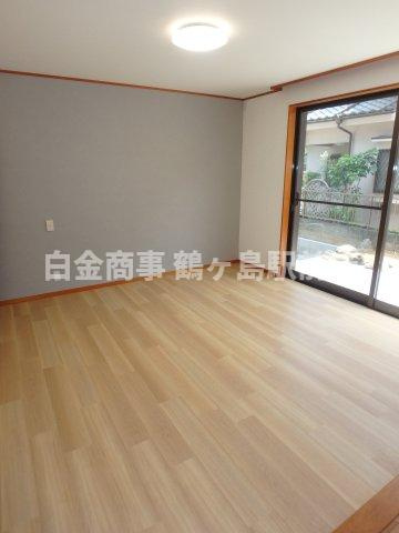 坂戸市柳町中古戸建の洋室