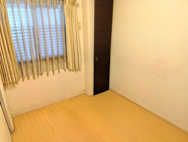 エフ・グレイス４１　富士市今泉2丁目の洋室|全居室収納があります。収納が多いのでお部屋を広く使えますね。