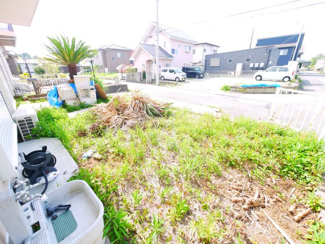 山武市成東　中古戸建の庭|平成19年6月築３LDKリビング約20帖 カウンターキッチン駐車2台可能　富士見台分譲地内