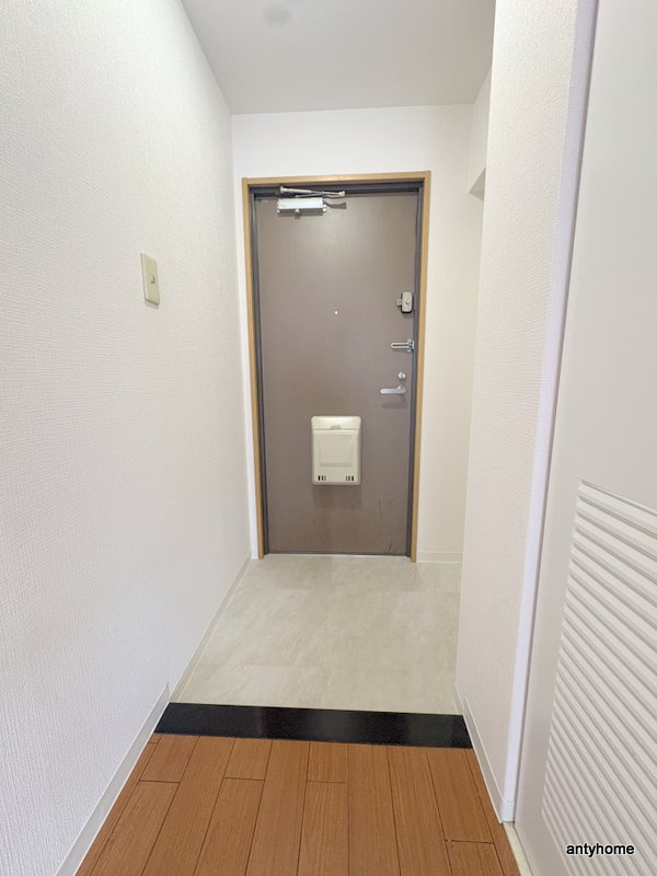 コンフォール　仲介手数料無料の玄関