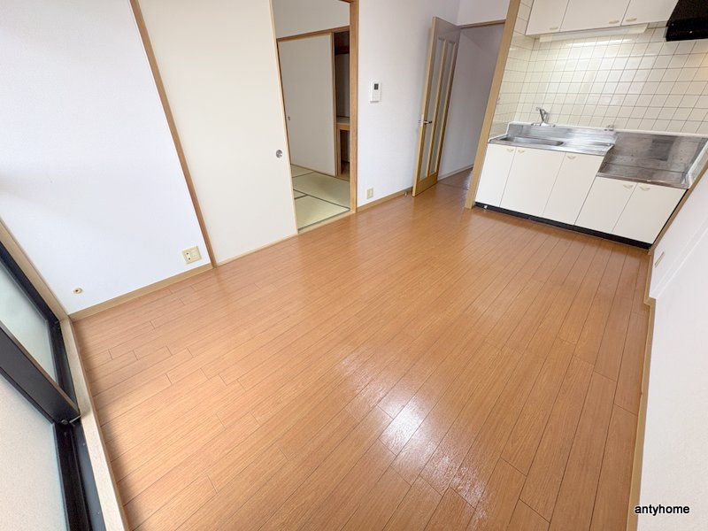 コンフォール　仲介手数料無料の居間・リビング
