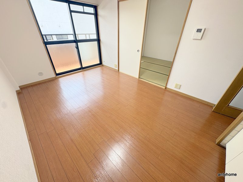 コンフォール　仲介手数料無料の洋室