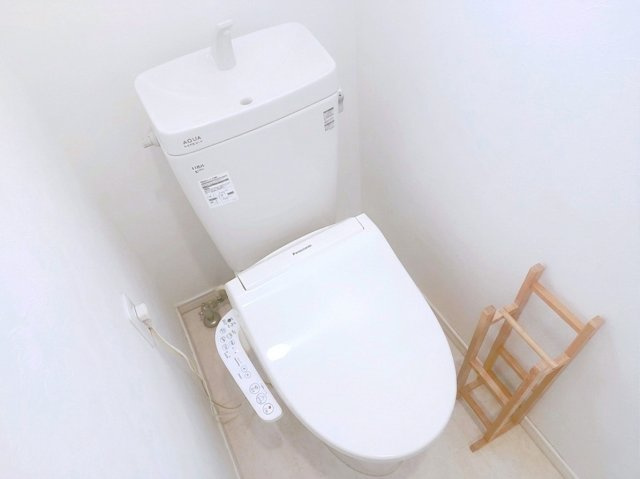 【トイレ】 | 三宿の森テラス南 | 落ち着いた色調のトイレです