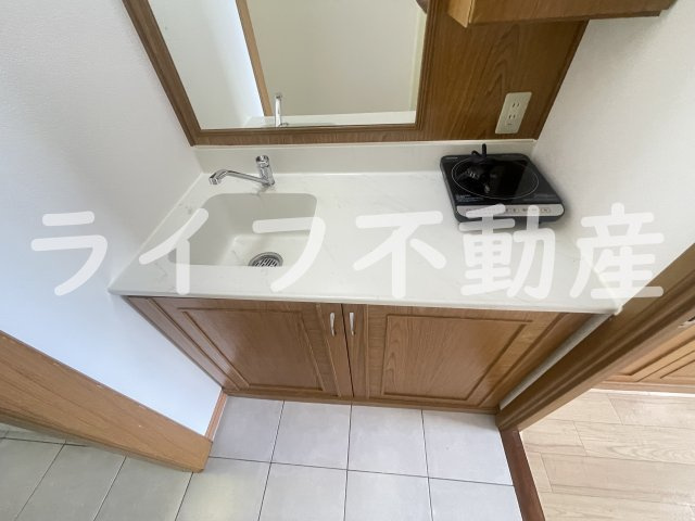 ラポール友愛Ⅰのキッチン|コンパクトなキッチンで掃除もラクラク
