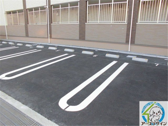 サンシャトーの駐車場