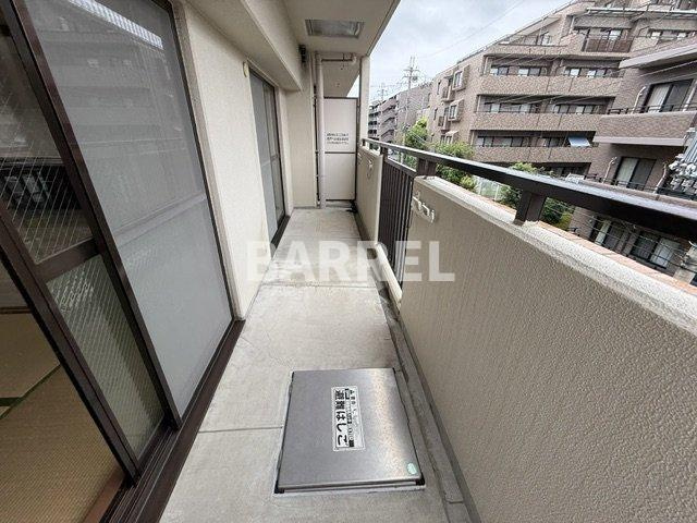ウェルフェアーのバルコニー