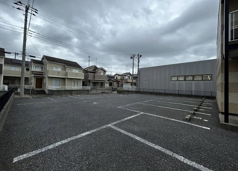 レオパレスＵ＆Ｉの駐車場