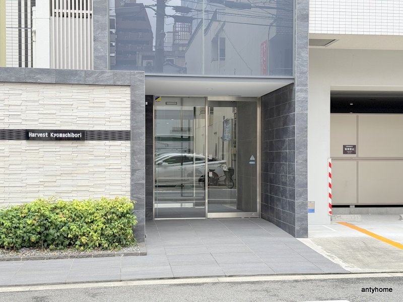 ハーヴェスト京町堀のエントランス