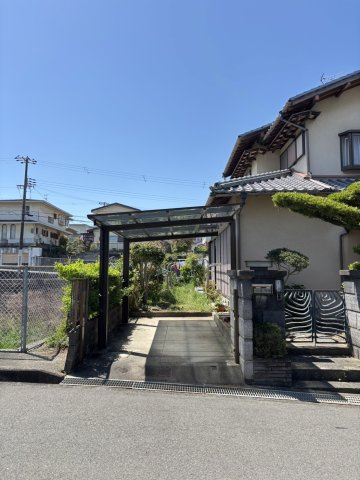 泉南市新家　中古戸建の駐車場