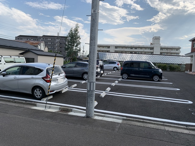 アミューズシバタＡ棟の駐車場