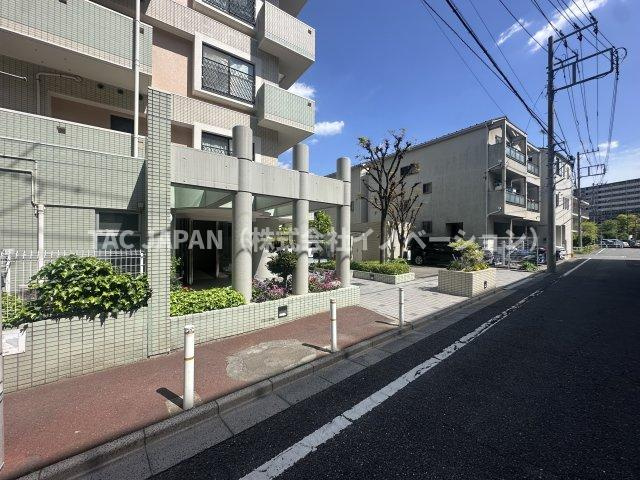 グランヴェルジェ西台の外観|【新生活応援キャンペーン実施中！】 
 当社では『仲介手数料が無料』になるキャンペーン中です。 ご購入の諸費用が他社様と比べて約150万円ほどお得にご購入いただけます。
ぜひお気軽にお問合せください。