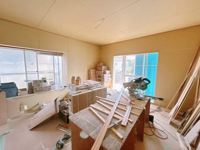 いわき市南台2丁目 中古住宅　陽当たり良好! 4LDK 不動産プラスの洋室|1階居室です。和室から洋室に間取り変更いたします。フローリング張替え、天井・壁クロス張替え、建具交換、スイッチ・コンセント交換、照明器具交換を行います。お子さん用のお部屋によさそですね。