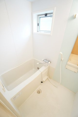 【浴室】 | スタッピハウス | 同物件・反転タイプの写真です。
