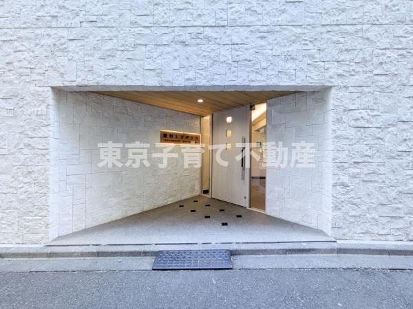 麹町レジデンスのエントランス