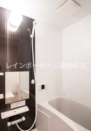 足立区大谷田３丁目のアパートの浴室