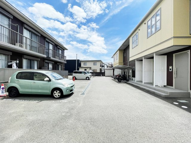 シャルマン高洲　Ⅰ棟の駐車場