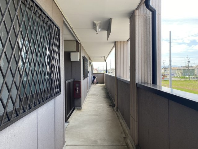 岐阜県瑞穂市牛牧　重量鉄骨造1棟アパートのその他|2階通路部分