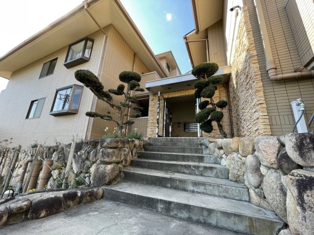 クレストヒル芦屋のエントランス