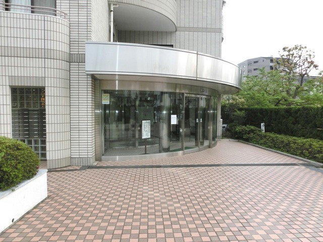 グランフェルティ本山のエントランス