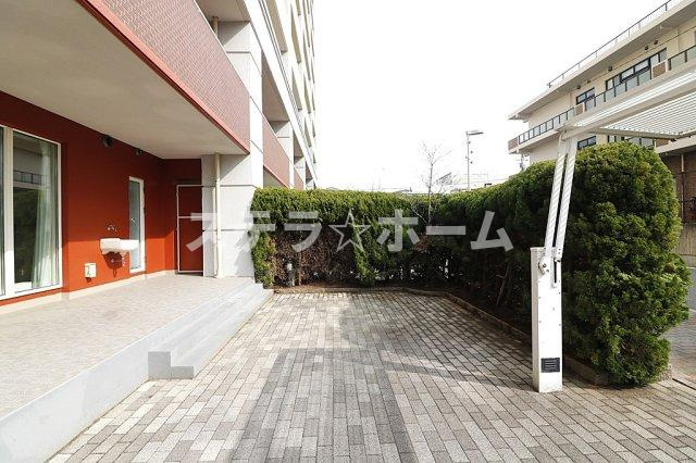 プレステ15番館鶴見緑地の庭