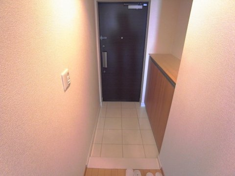 甲子園六石町ハイツの玄関