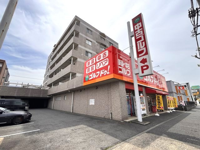店舗には専用の駐車場があります

