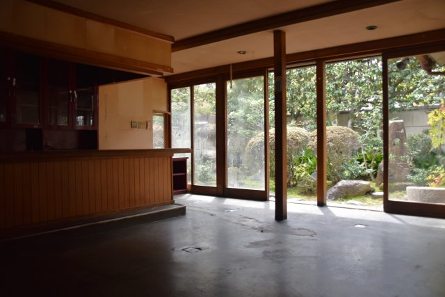 百万遍 市中の山居 商いの町家の内装|扉を開けばお庭とつながる空間に