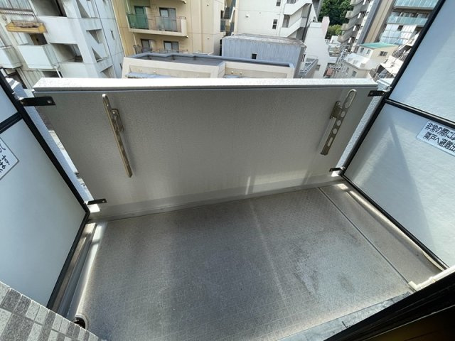 エスリード新神戸のバルコニー|同物件別部屋写真