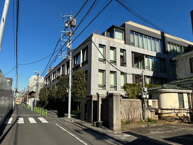 プラウド六本木の外観