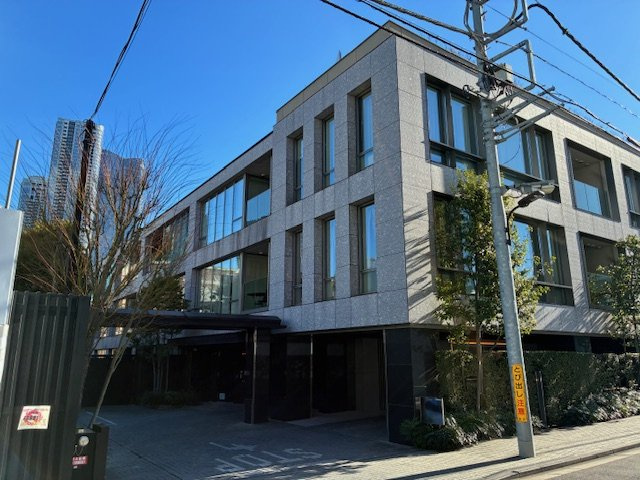 プラウド六本木の外観