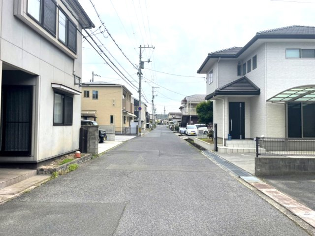 川口町5丁目　戸建住宅の前面道路含む現地写真