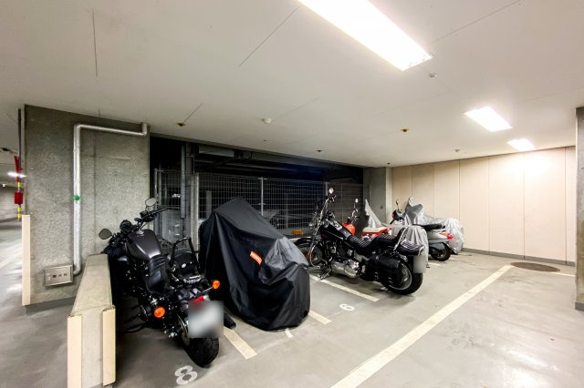 ル・サンク大崎シティタワーの駐輪場|バイク置き場