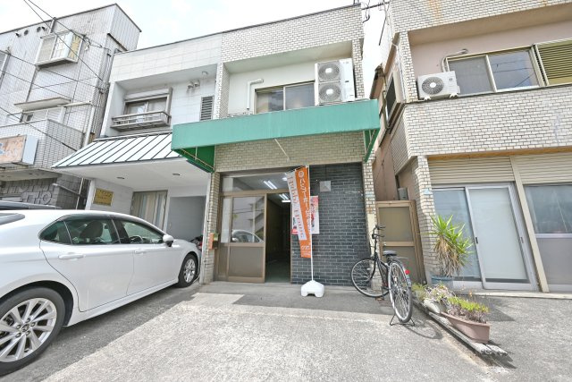 伊丹市南町2丁目中古戸建｜3LDK＋駐車1台可の外観|JRからも阪急からも徒歩10分圏内の便利な立地です。