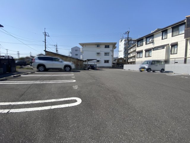 リバーハイツ比島Ⅰの駐車場