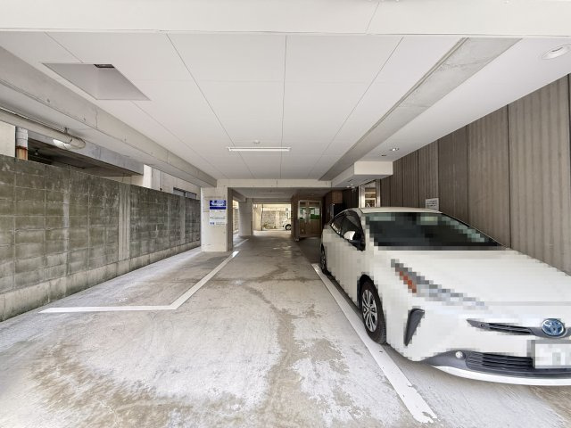 メゾン るふるの駐車場
