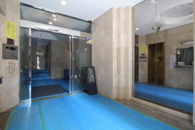 菱和パレス小石川後楽園のエントランス